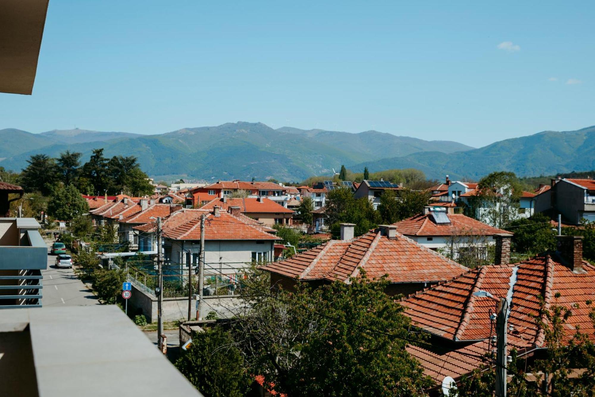 Rose Valley Apartment Kazanluk Bagian luar foto