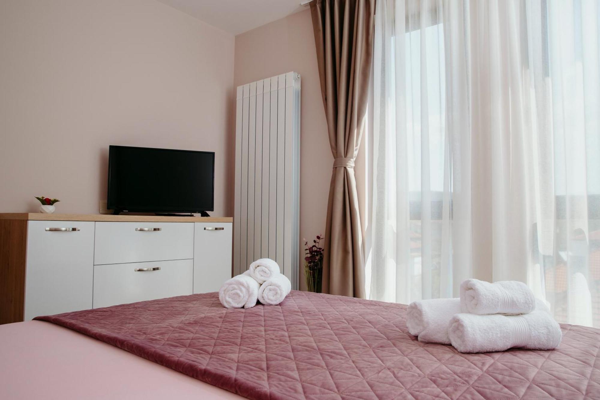 Rose Valley Apartment Kazanluk Bagian luar foto