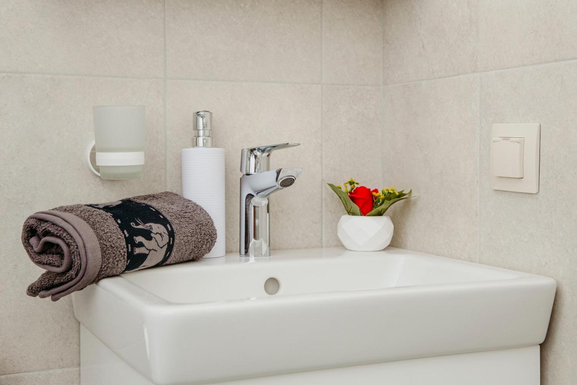 Rose Valley Apartment Kazanluk Bagian luar foto