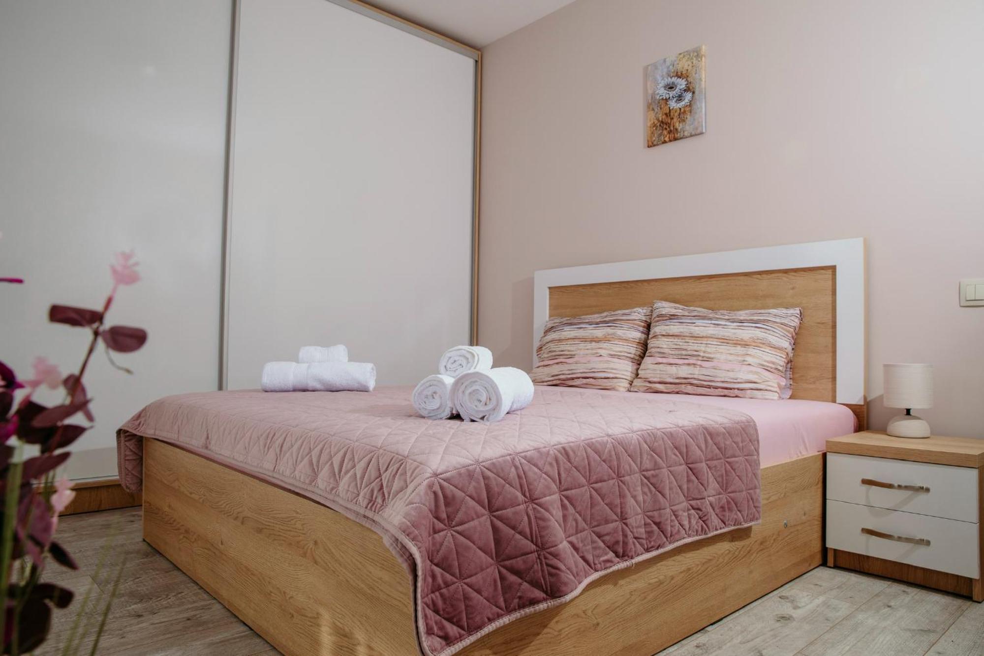 Rose Valley Apartment Kazanluk Bagian luar foto