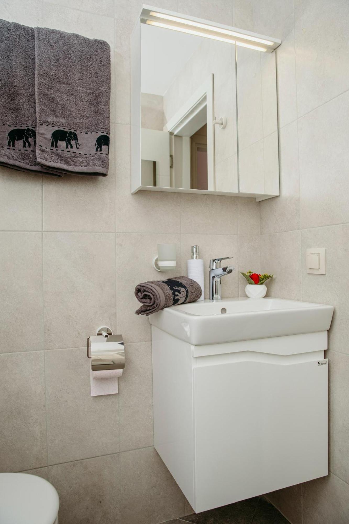 Rose Valley Apartment Kazanluk Bagian luar foto